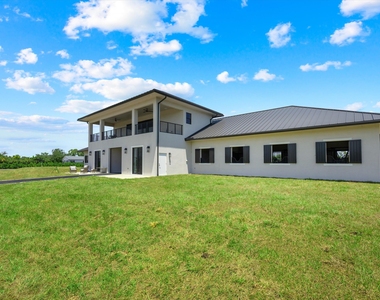 16175 Deer Path Lane - Photo Thumbnail 3