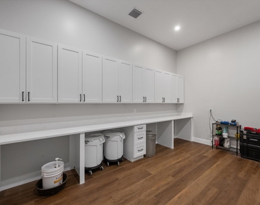 16175 Deer Path Lane - Photo Thumbnail 10
