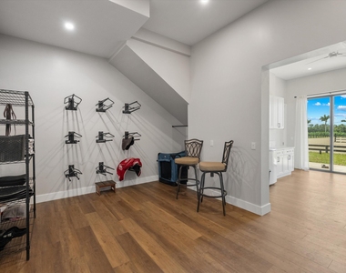 16175 Deer Path Lane - Photo Thumbnail 8