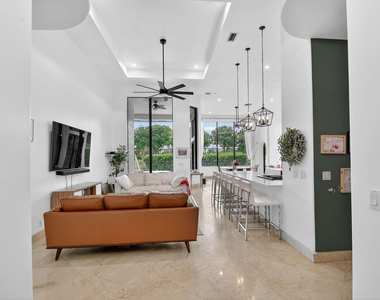 10337 Trianon Place - Photo Thumbnail 19
