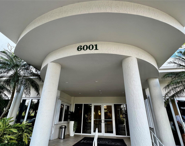6001 N Ocean Drive - Photo Thumbnail 10