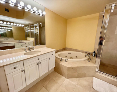 6001 N Ocean Drive - Photo Thumbnail 24