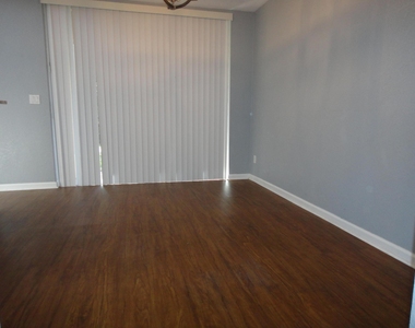 2912 Hidden Hills Road - Photo Thumbnail 3