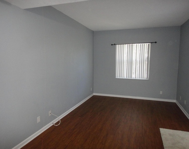 2912 Hidden Hills Road - Photo Thumbnail 2