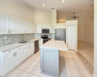 2400 E Aragon Boulevard - Photo Thumbnail 27