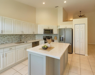 2400 E Aragon Boulevard - Photo Thumbnail 4