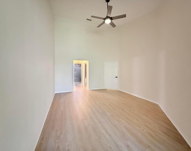 2400 E Aragon Boulevard - Photo Thumbnail 21