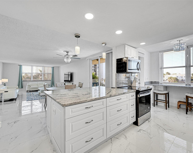 1401 S Ocean Drive - Photo Thumbnail 9