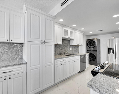 1401 S Ocean Drive - Photo Thumbnail 12