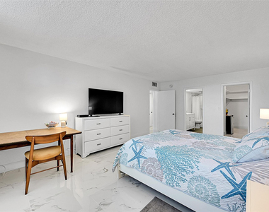 1401 S Ocean Drive - Photo Thumbnail 16