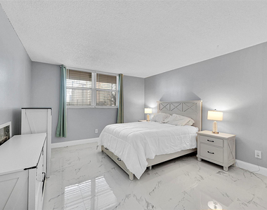 1401 S Ocean Drive - Photo Thumbnail 19