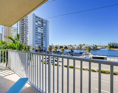 1401 S Ocean Drive - Photo Thumbnail 30