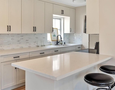 5700 Ne 22nd Way - Photo Thumbnail 3