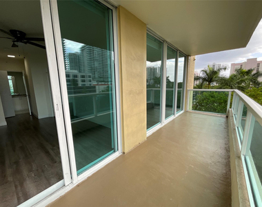 16900 N Bay Road - Photo Thumbnail 8
