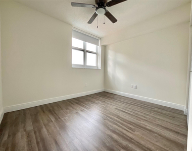 16900 N Bay Road - Photo Thumbnail 3