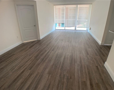 16900 N Bay Road - Photo Thumbnail 1