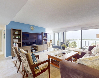 124 Lakeshore Drive - Photo Thumbnail 10