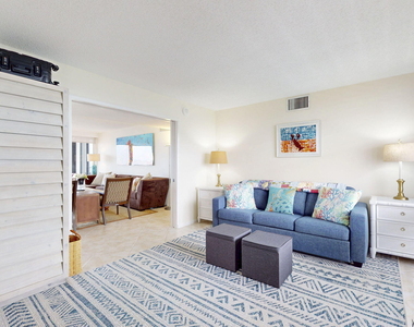124 Lakeshore Drive - Photo Thumbnail 16