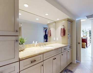 124 Lakeshore Drive - Photo Thumbnail 7
