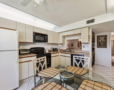 15301 Pembridge Avenue - Photo Thumbnail 6