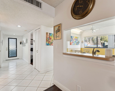 15301 Pembridge Avenue - Photo Thumbnail 2