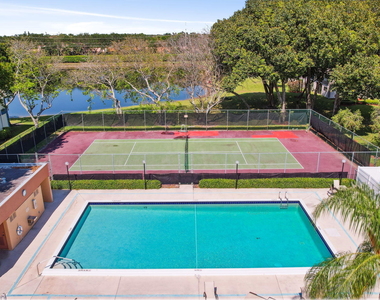 15301 Pembridge Avenue - Photo Thumbnail 21
