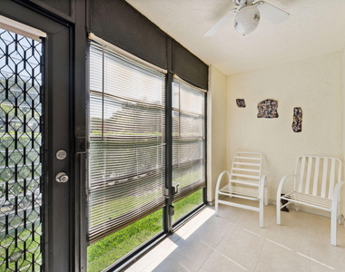 15301 Pembridge Avenue - Photo Thumbnail 20