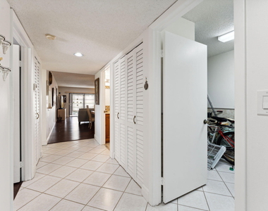 15301 Pembridge Avenue - Photo Thumbnail 18