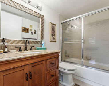 15301 Pembridge Avenue - Photo Thumbnail 13
