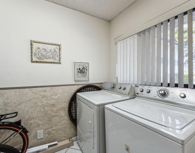 15301 Pembridge Avenue - Photo Thumbnail 19