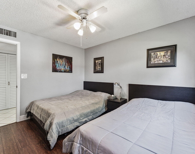 15301 Pembridge Avenue - Photo Thumbnail 15