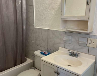 700 Nw 3rd Avenue - Photo Thumbnail 3