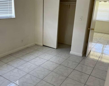 700 Nw 3rd Avenue - Photo Thumbnail 1