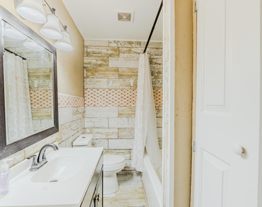 112 W 34th Street - Photo Thumbnail 6
