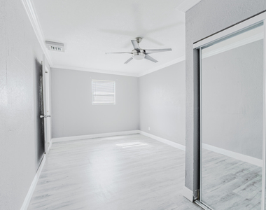 112 W 34th Street - Photo Thumbnail 11