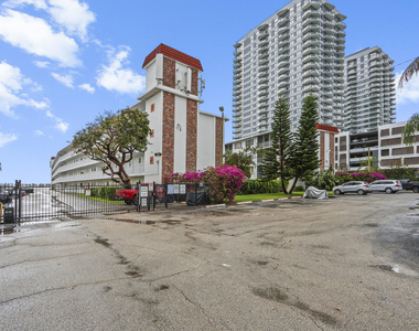 4500 N Flagler Drive - Photo Thumbnail 2