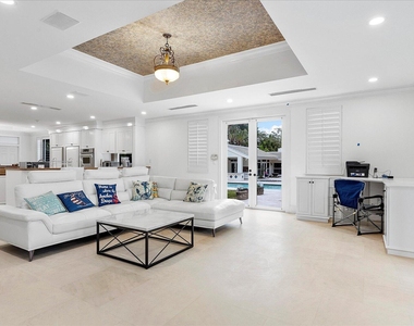 414 Riviera Isle Drive - Photo Thumbnail 19