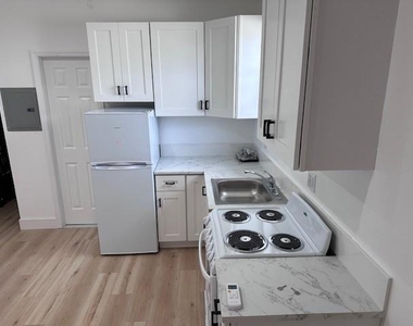 1616 Nw 5th Street - Photo Thumbnail 2