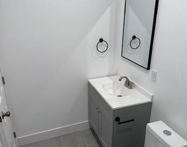 1616 Nw 5th Street - Photo Thumbnail 4