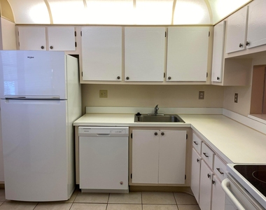 2500 Fiore Way - Photo Thumbnail 7
