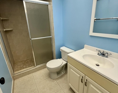 2500 Fiore Way - Photo Thumbnail 17