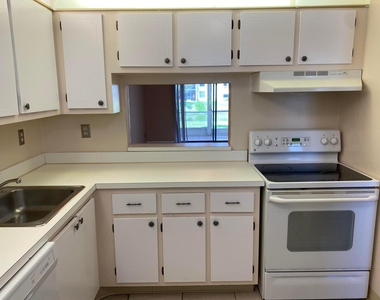 2500 Fiore Way - Photo Thumbnail 6