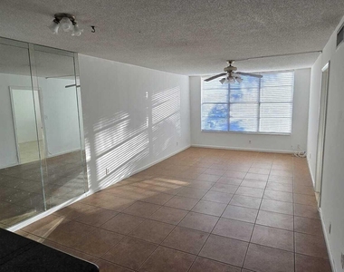 9949 Sandalfoot Boulevard - Photo Thumbnail 16