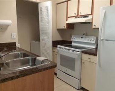 1227 Sw 46th Avenue - Photo Thumbnail 8