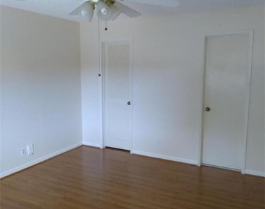 115 Gardens Drive - Photo Thumbnail 11