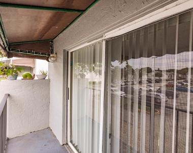 1153 Lake Victoria Drive - Photo Thumbnail 14