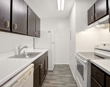 1153 Lake Victoria Drive - Photo Thumbnail 1
