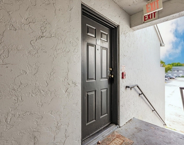 1153 Lake Victoria Drive - Photo Thumbnail 10
