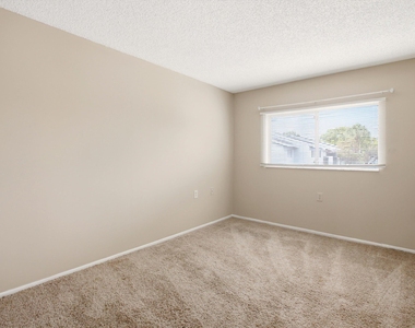 1153 Lake Victoria Drive - Photo Thumbnail 7