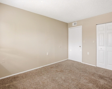 1153 Lake Victoria Drive - Photo Thumbnail 8